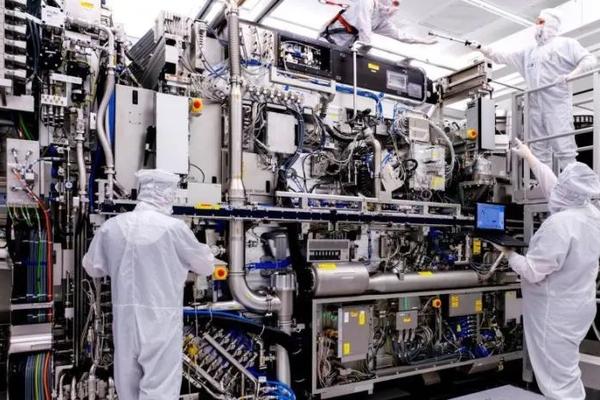 EUV光刻机重磅报告，美国发布-AITOP100,AI资讯