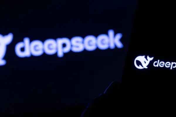 DeepSeek-R1：揭秘AI新星的技术、文化与未来影响