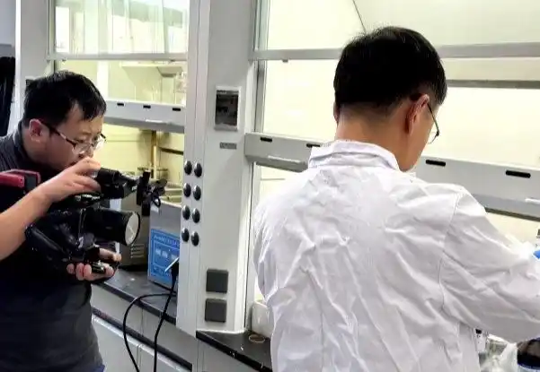 青绿直播间拍摄现场