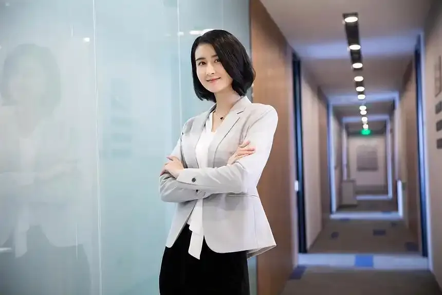 职场警报!99%高管预计AI两年内引爆裁员潮