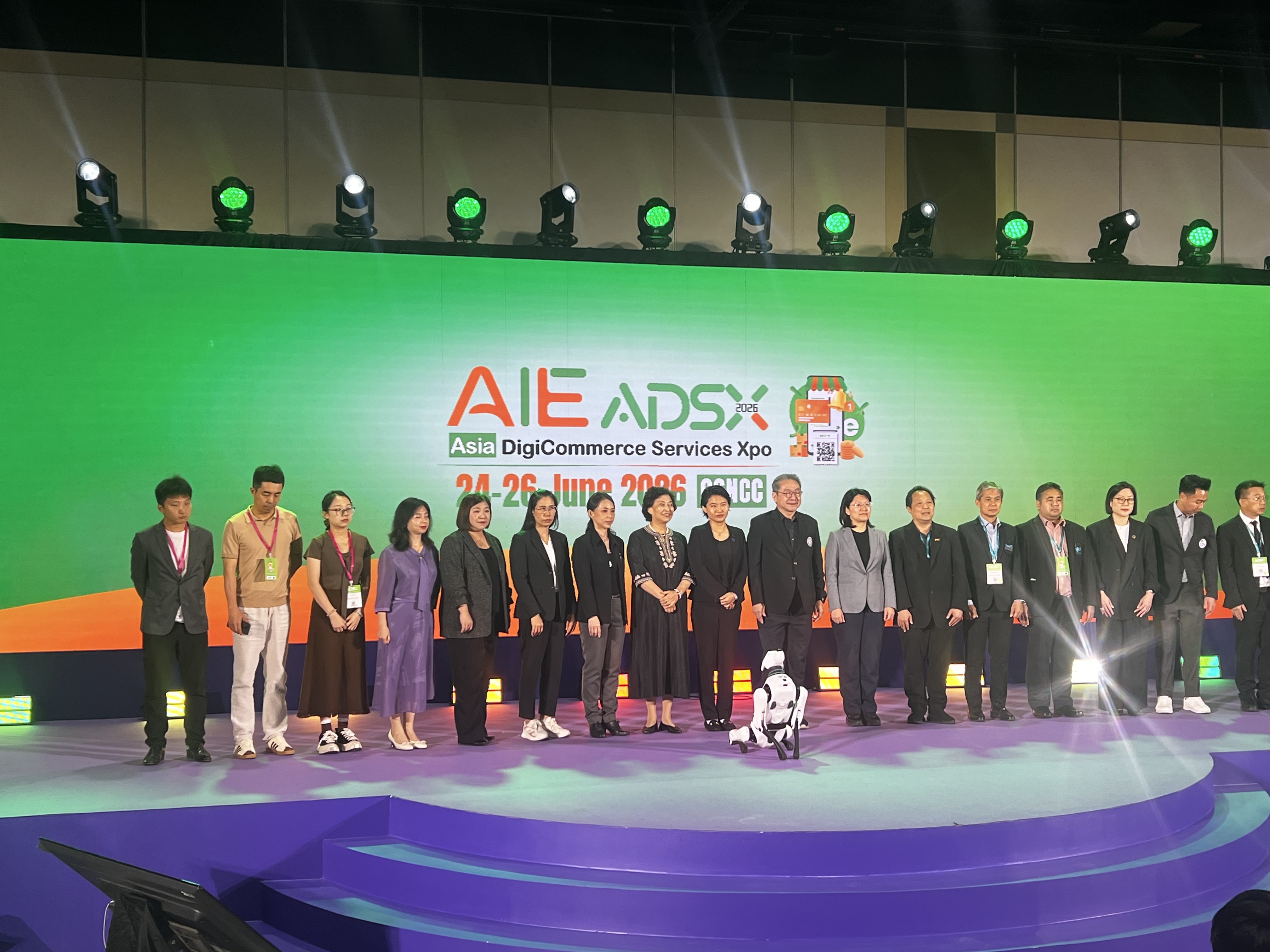 AITOP100携全栈AIGC能力亮相ADSX 2026